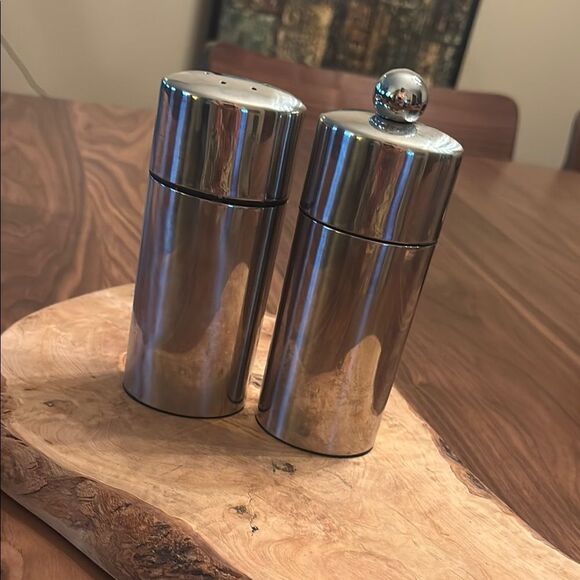 Olde Thompson Chrome Silver Salt Shaker and Peppermill - Picture 1 of 7